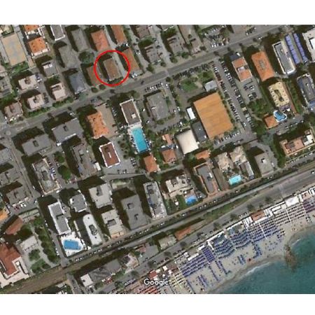 Апартаменты Viale Repubblica 307 6 Пьетра-Лигуре Экстерьер фото